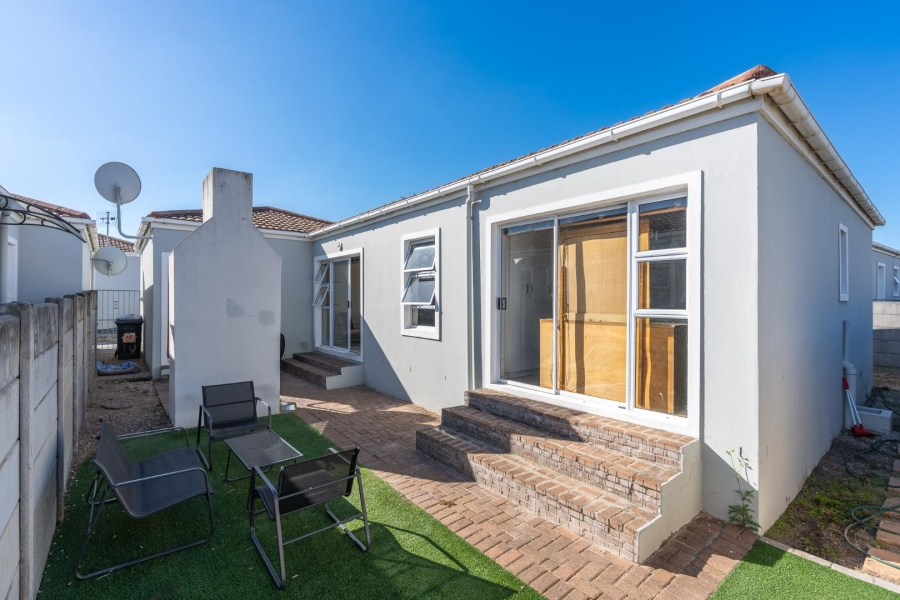 To Let 3 Bedroom Property for Rent in Parklands Western Cape
